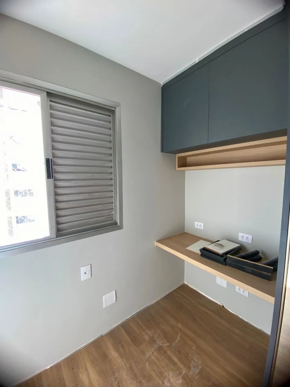 Quarto planejado com pintura executada em Santo André